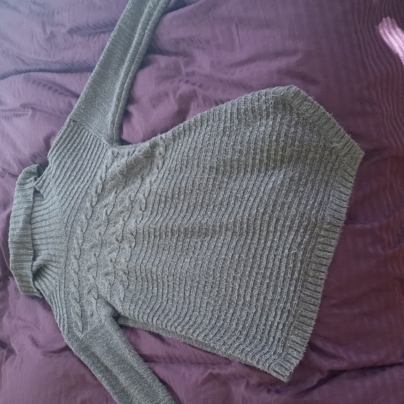 Grey cabled sweater /sweater dress. Long as a sweater.. - Picture 2 of 4